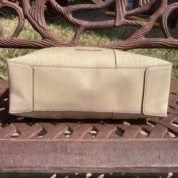 Michael Kors Mercer Medium NS Shopper Handbag Crossbody Tote Bag In Buff - Picture 7 of 10